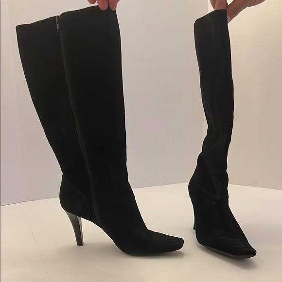Marc Fisher Elegant Suede Black Knee-High Boots Size 8 - Picture 2 of 6